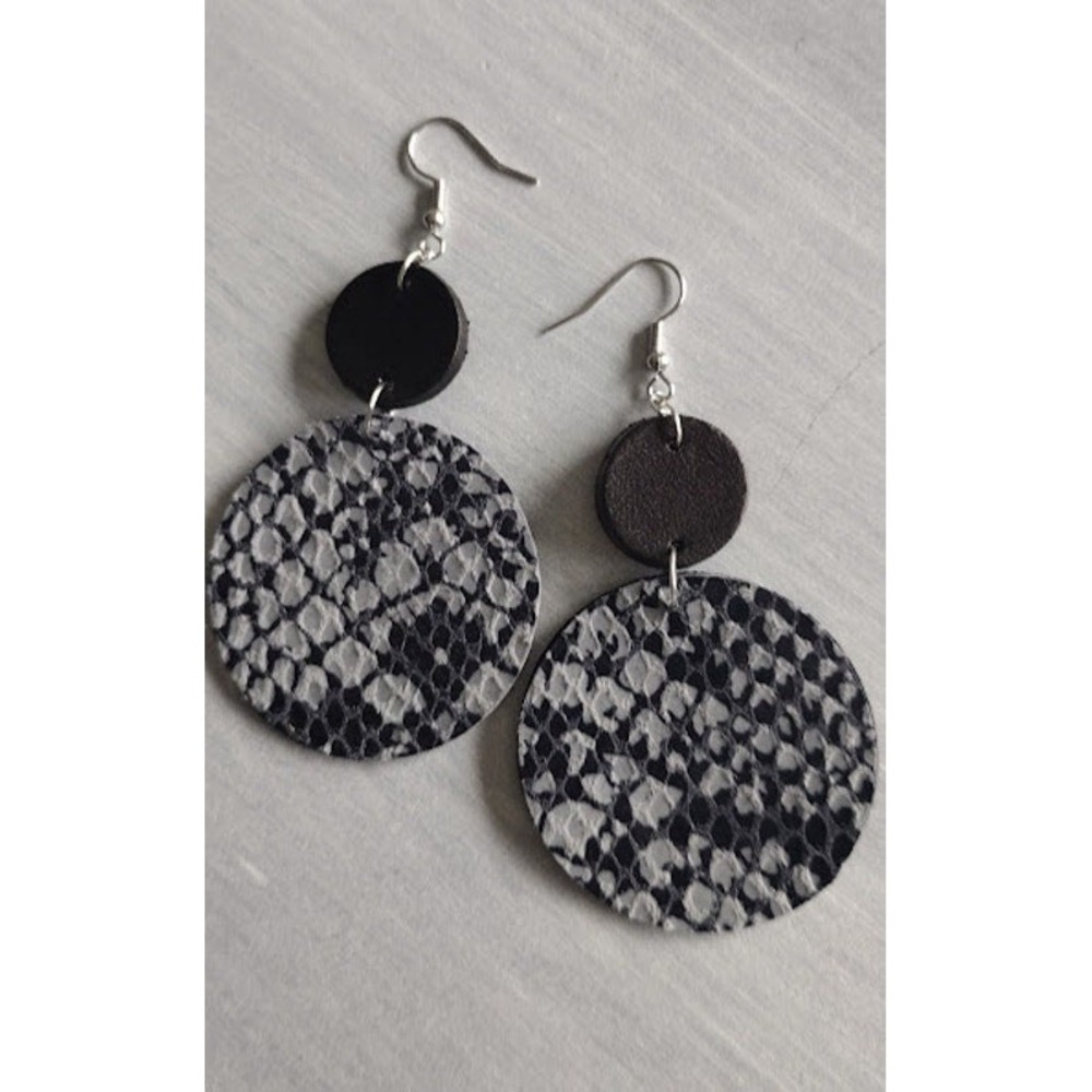 Handmade Embossed Leather Round Earrings,‎ Black and White